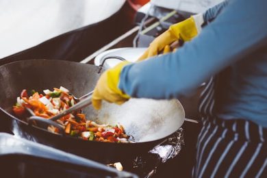 helperly-maid-cooking